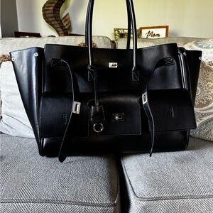 Elegant Black Shoulder Bag